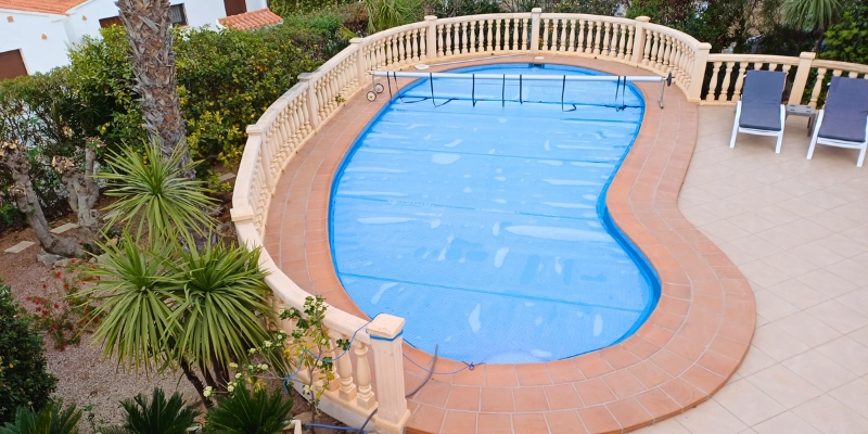 kidney shaped swimming pool cover